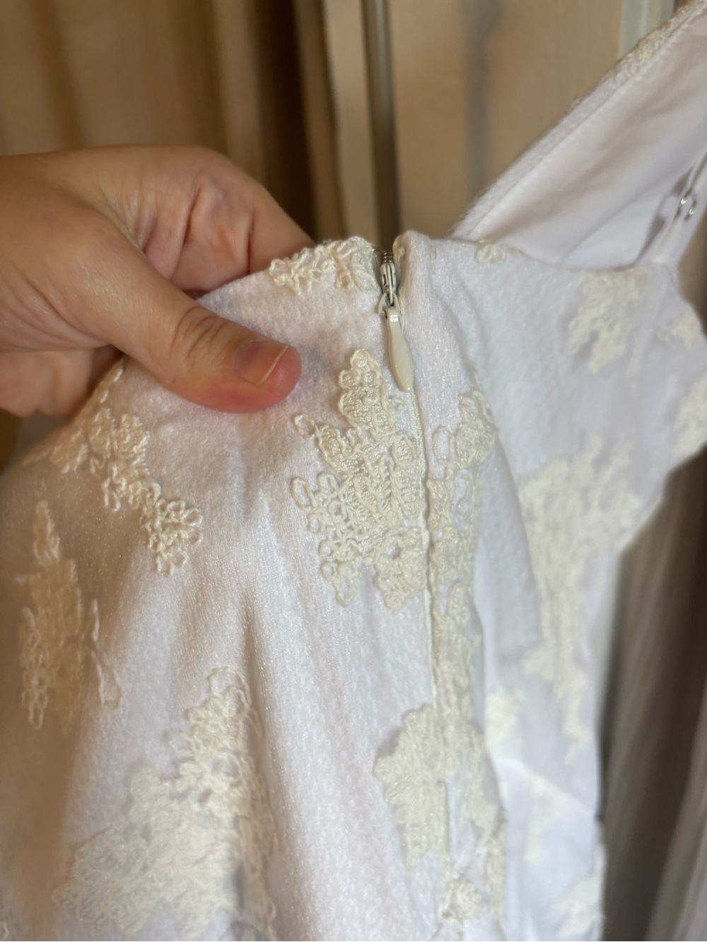New Storia Lace Handkerchief Hem Midi Dress- Large - Picture 9 of 13